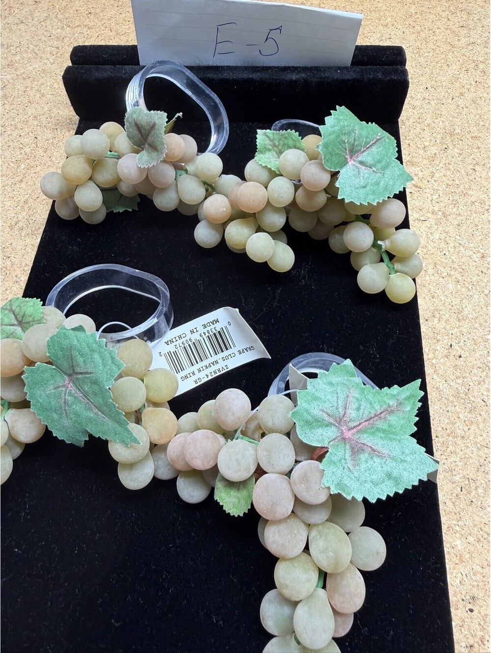 Set of 4 Grape Cluster Napkin Rings Artificial Fruit Table Decor E-5